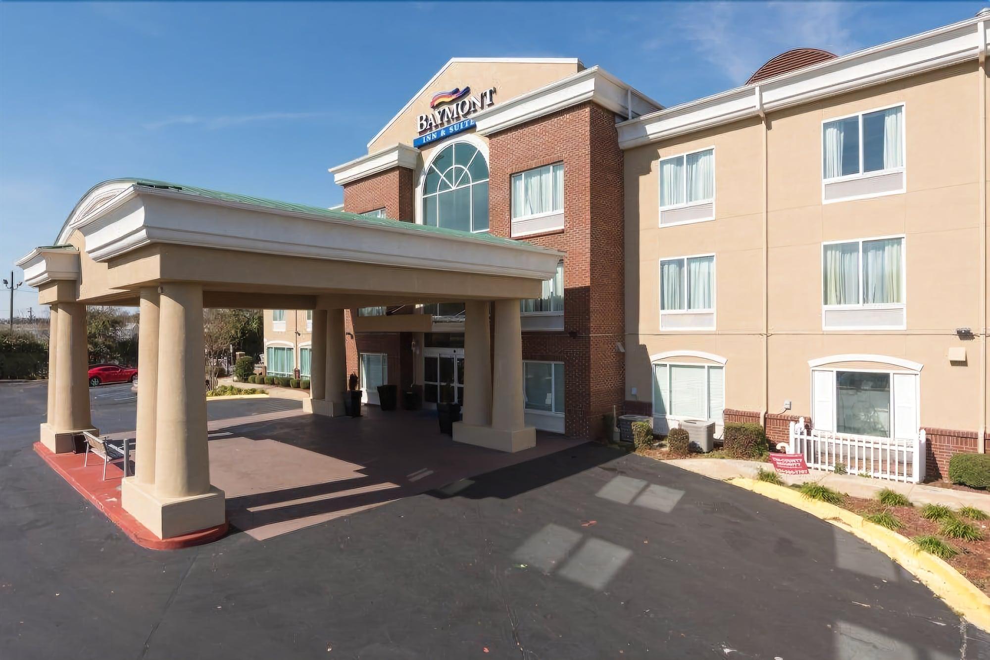Baymont By Wyndham Montgomery South Exterior photo