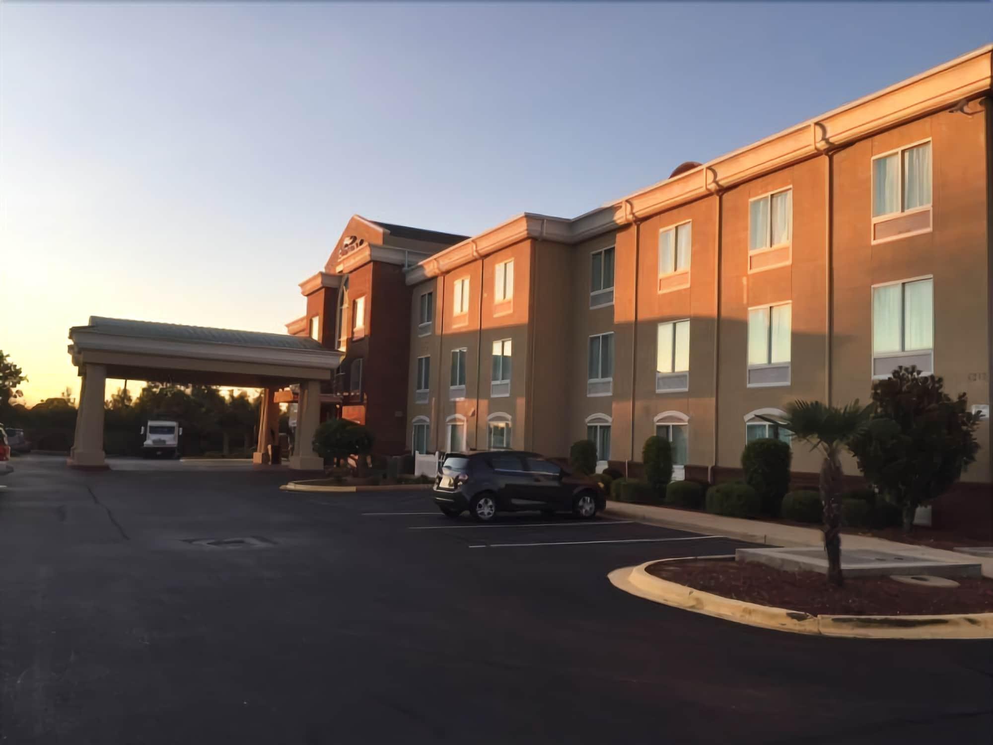Baymont By Wyndham Montgomery South Exterior photo